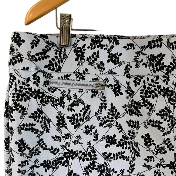 Emaline Cropped Pants Plus 18W Blue Black All Over Floral Pattern Stretch Career - Picture 5 of 6